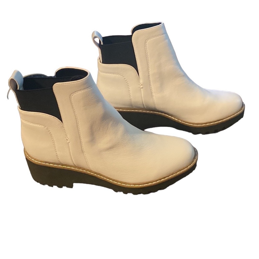 Rielle Lug Wedge Bootie, White | DV by Dolce Vita - Picture 5 of 6